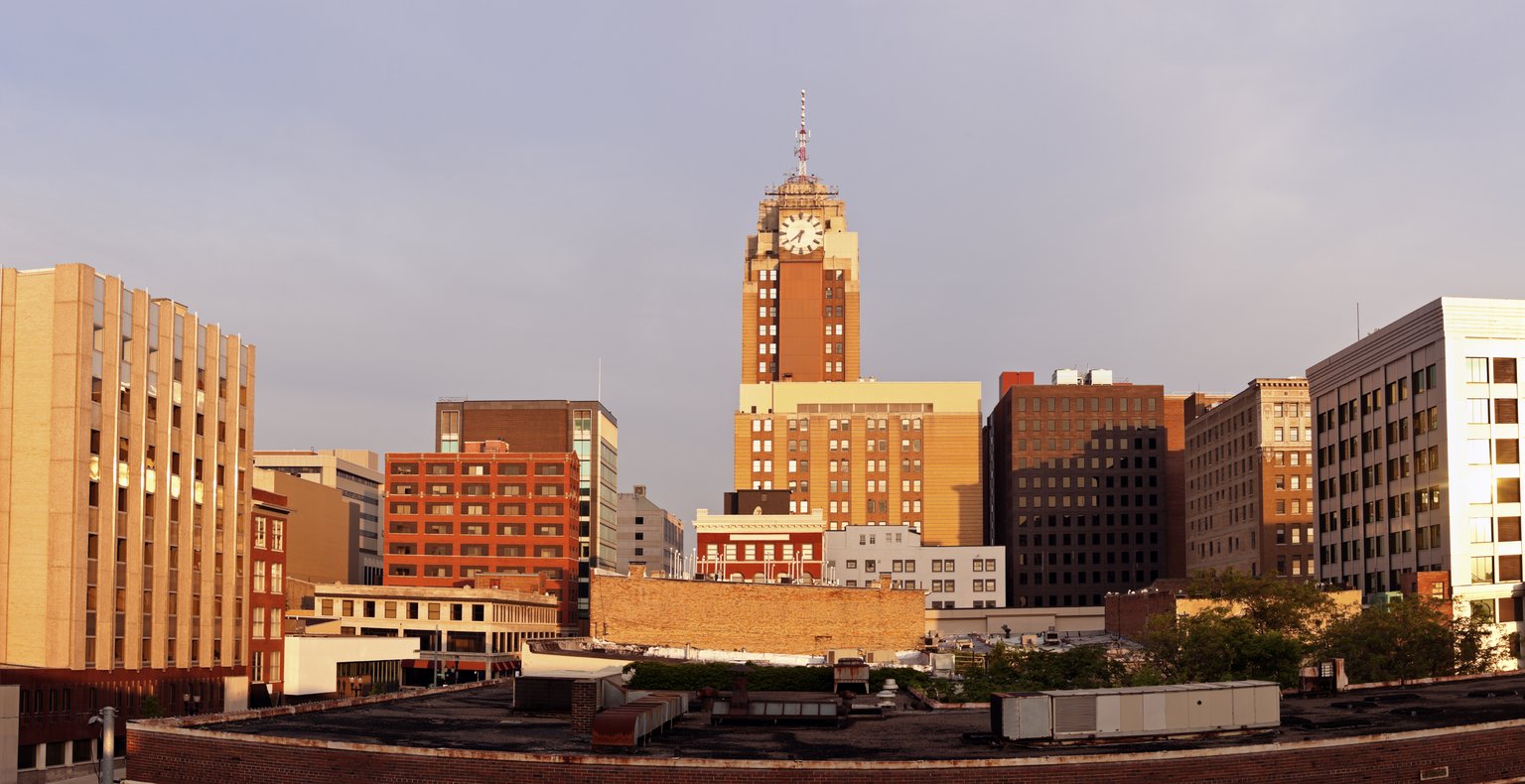 Cheap flights from London to Lansing from £324