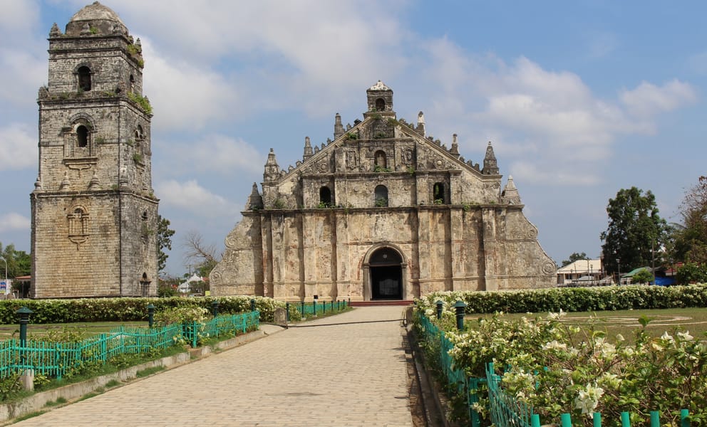 Cheap car rentals in Laoag, Philippines