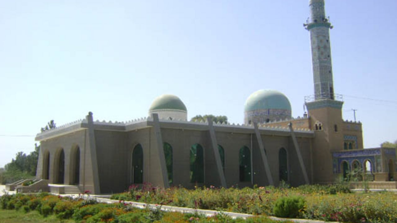 חיפוש טיסות זולות לLashkargah