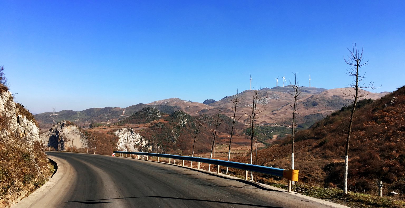 Lentoja to Liupanshui (Kiina)