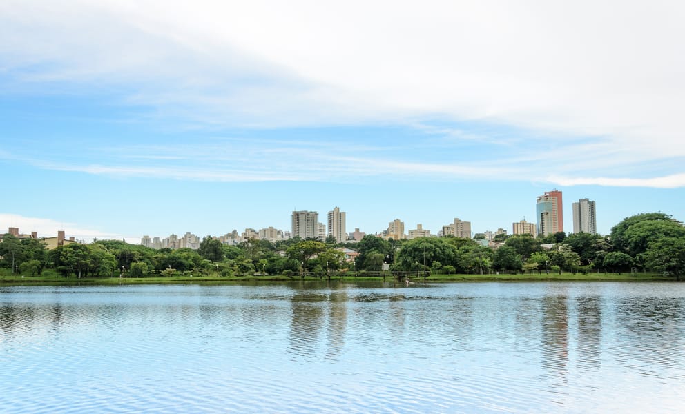 Chicago, IL to Londrina flights from £426