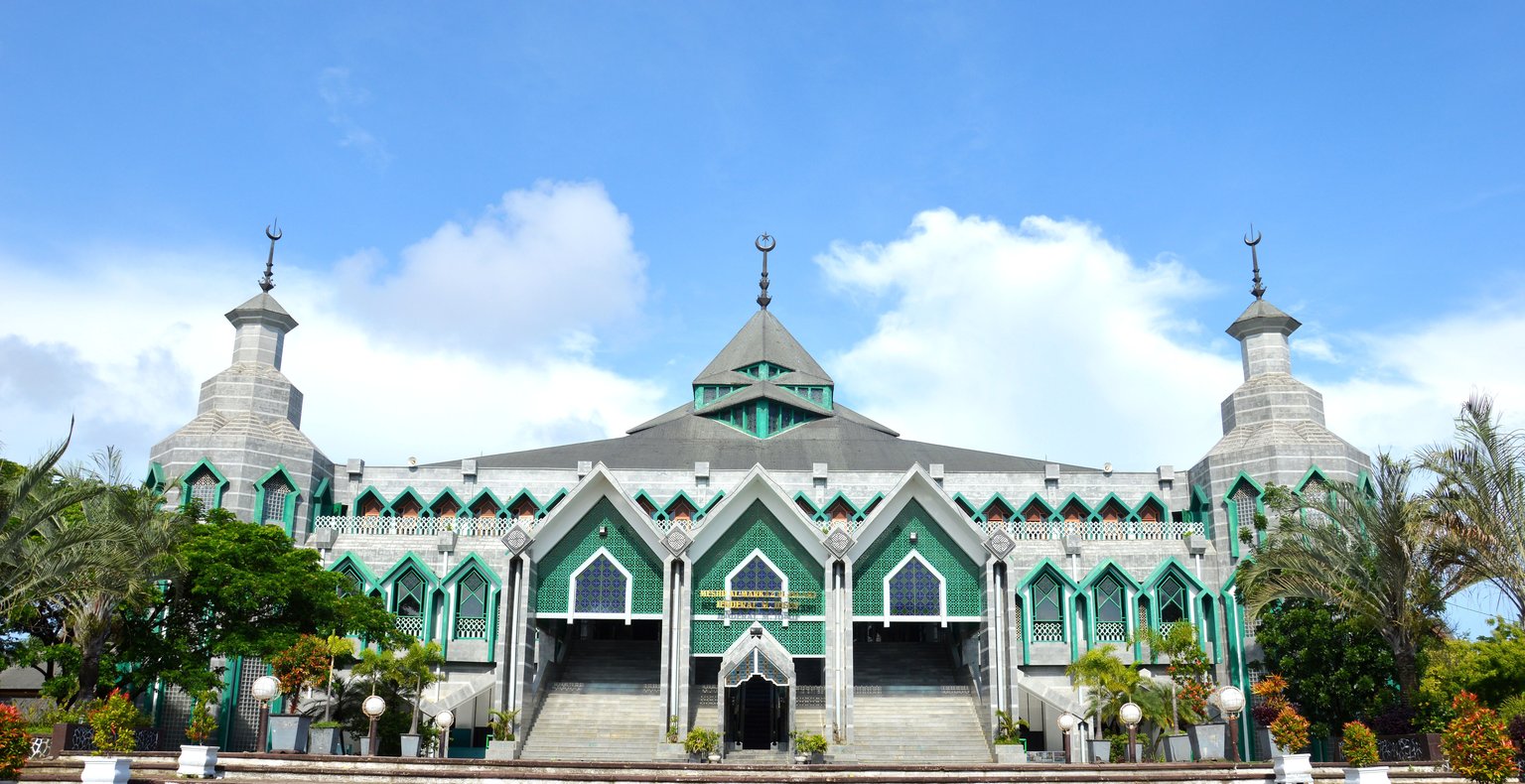 Cheap flights from Kendari to Makassar from £40