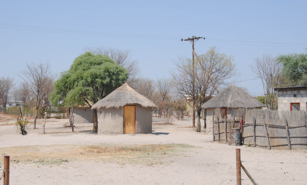 Cheap flights from Windhoek to Maun