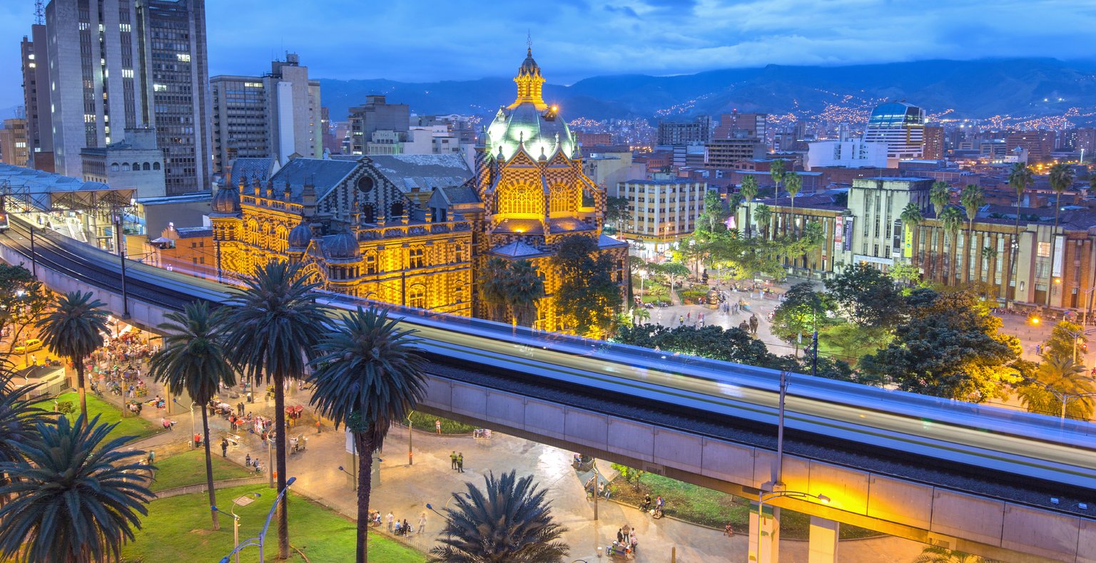 Cheap flights from Toronto to Medellín from £200