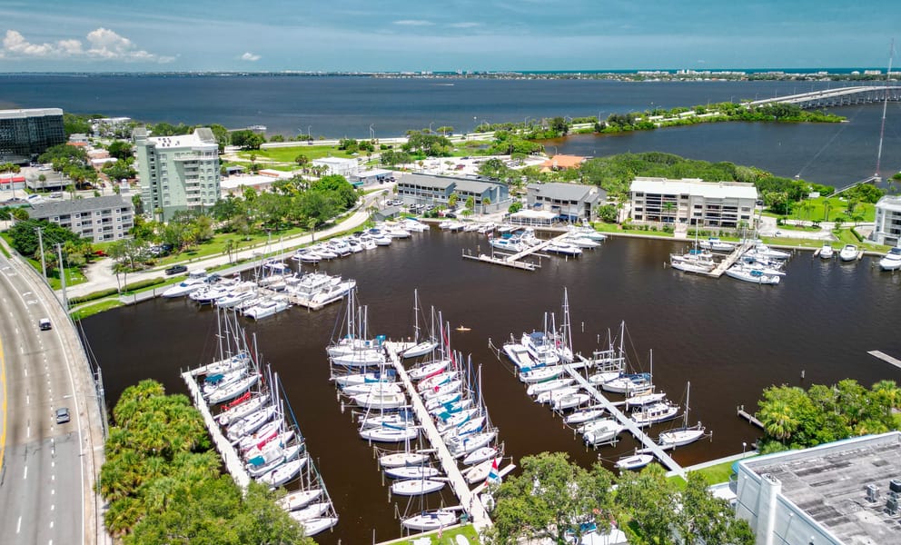 Cheap car rentals in Melbourne, United States