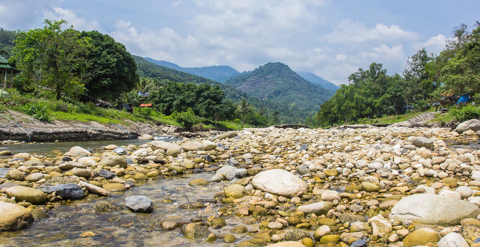 טיסות לנאקון סי טמרט תאילנד
