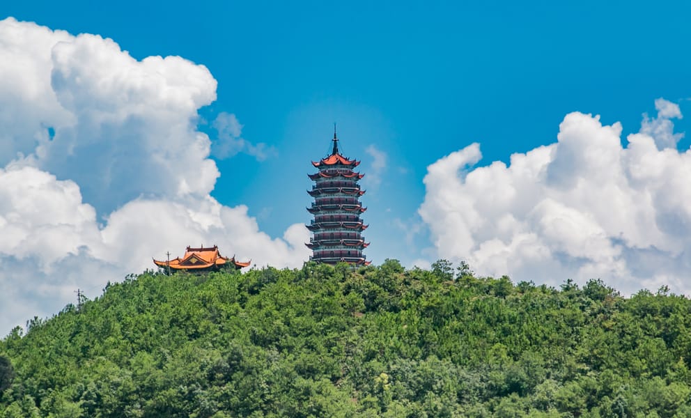 Günstige Mietwagen in Nanchong, China