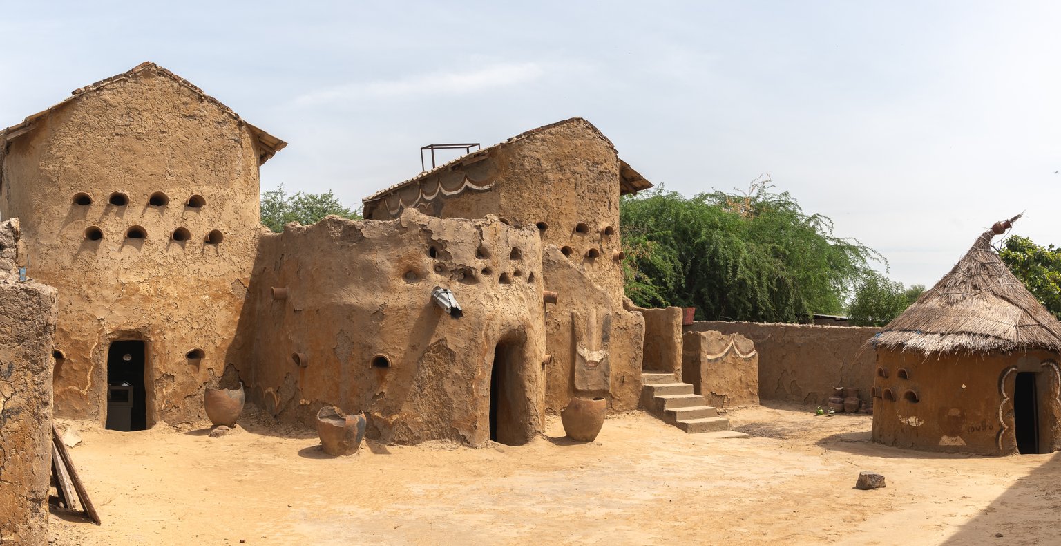 Vuelos baratos de París a Yamena a partir de 338 €