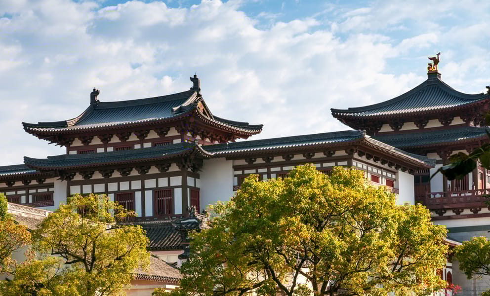 Cheap car rentals in Ningbo, China