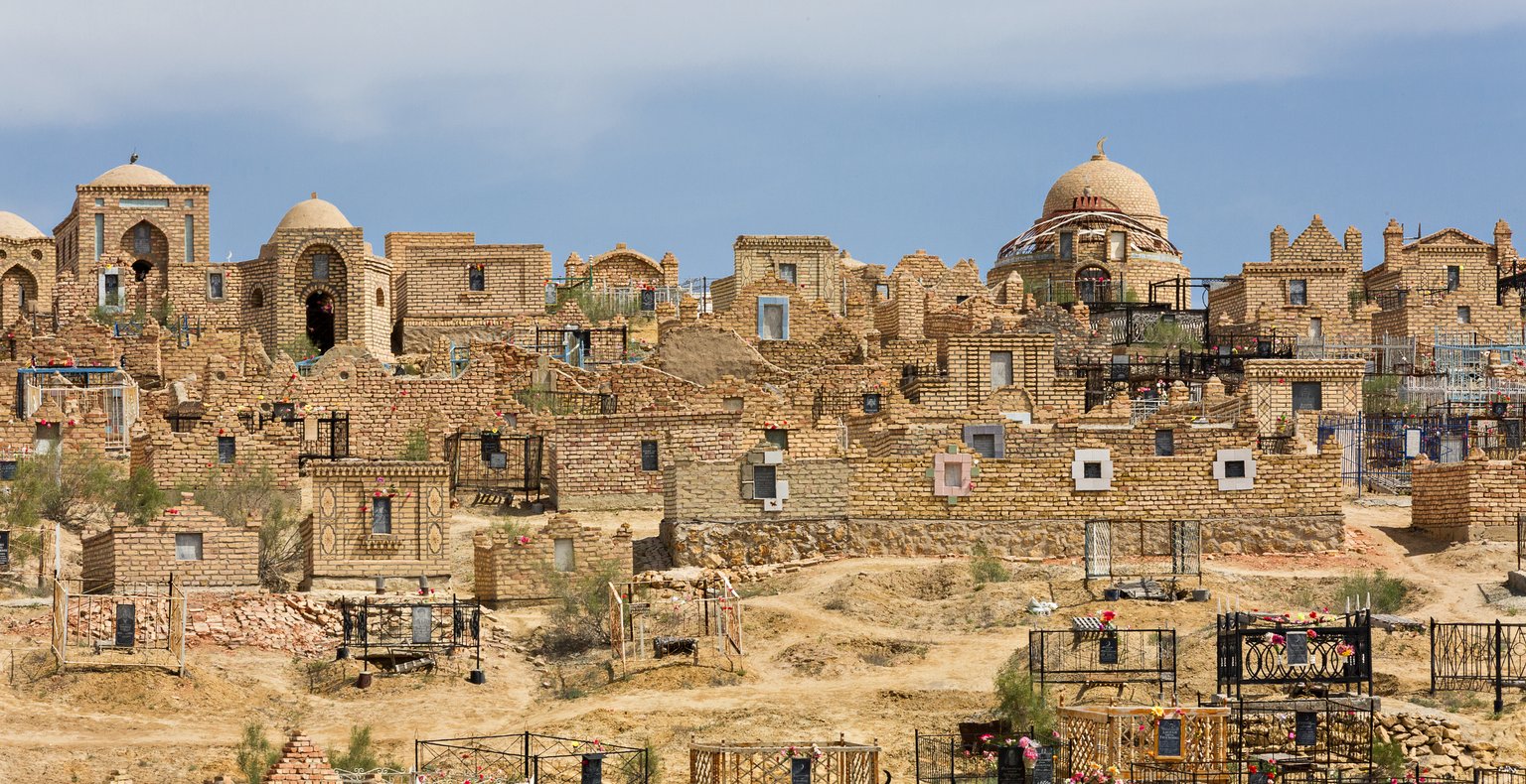 タシケント発ヌクス行きの格安チケットが¥19,101~