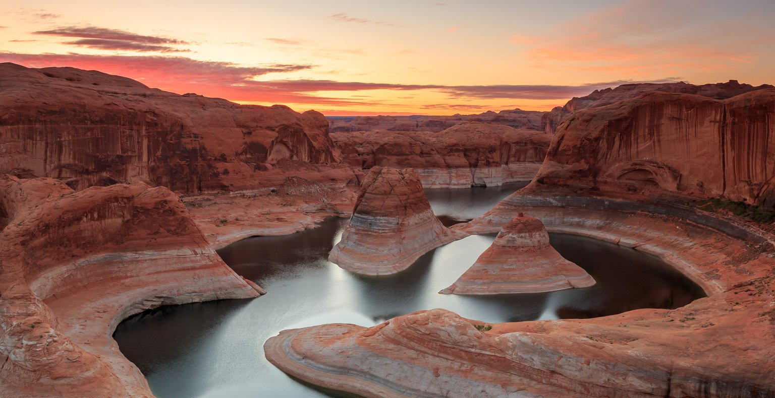 Cheap flights from Valencia to Page from £406