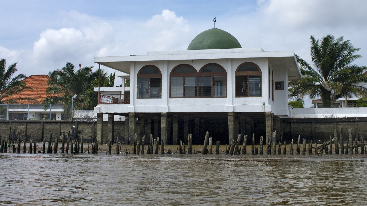 Cheap flights from Medan to Palembang from £56