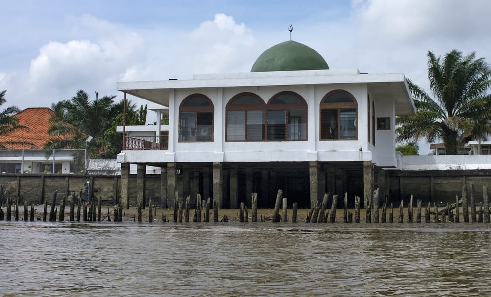 Cheap car rentals in Palembang, Indonesia