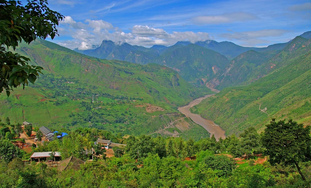 Noleggio auto economico a Panzhihua, Cina