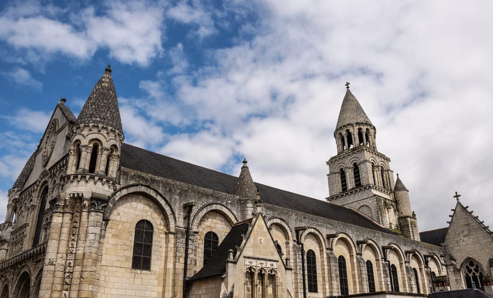 Cheap car rentals in Poitiers, France