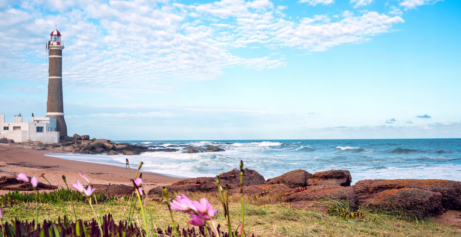 Vuelos baratos de Santiago de Chile a Punta del Este a partir de 137 €
