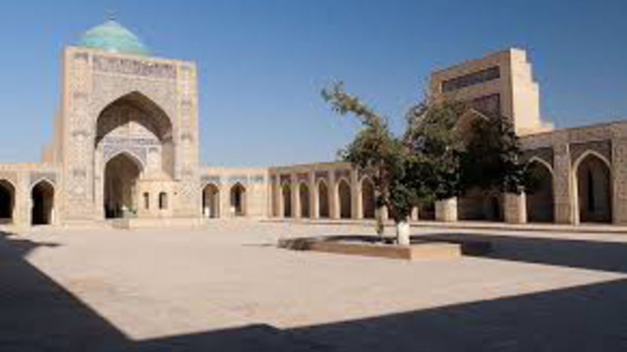 Flyrejser to Qarshi i Usbekistan