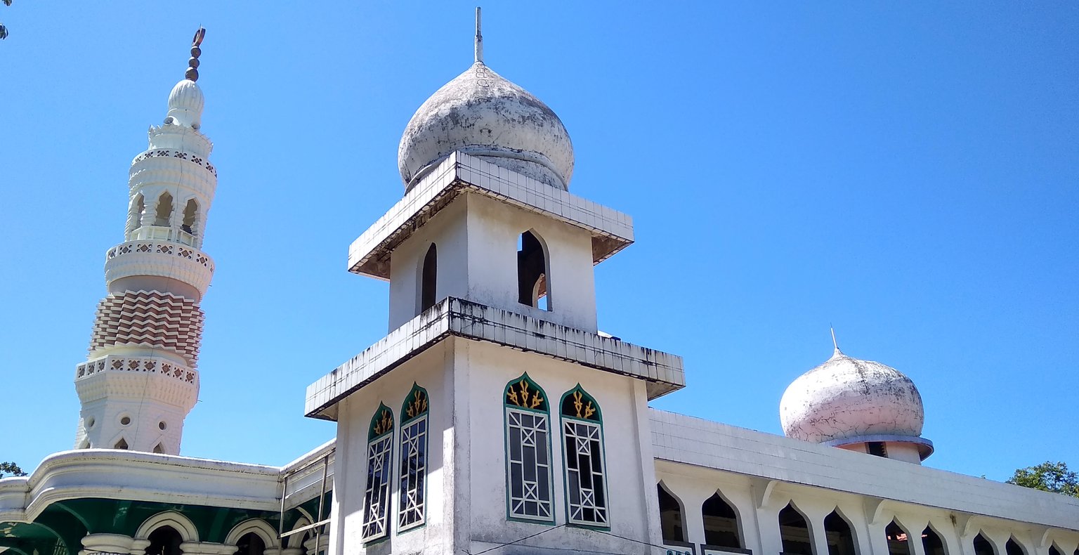 Cheap flights from Makassar to Raha from