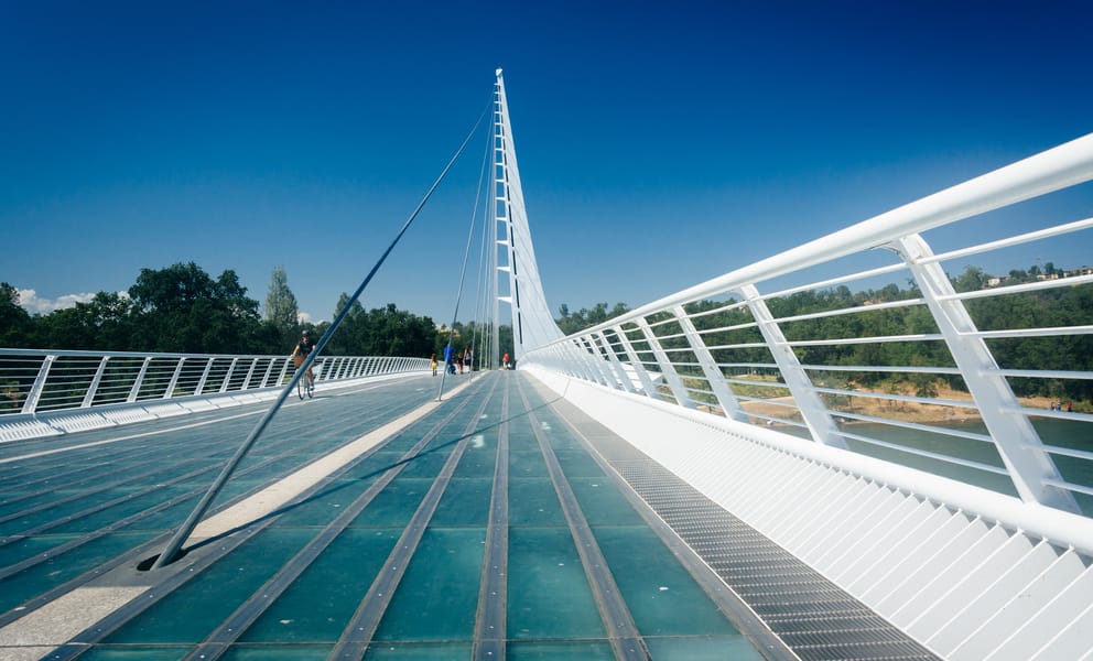 Cheap car rentals in Redding, United States