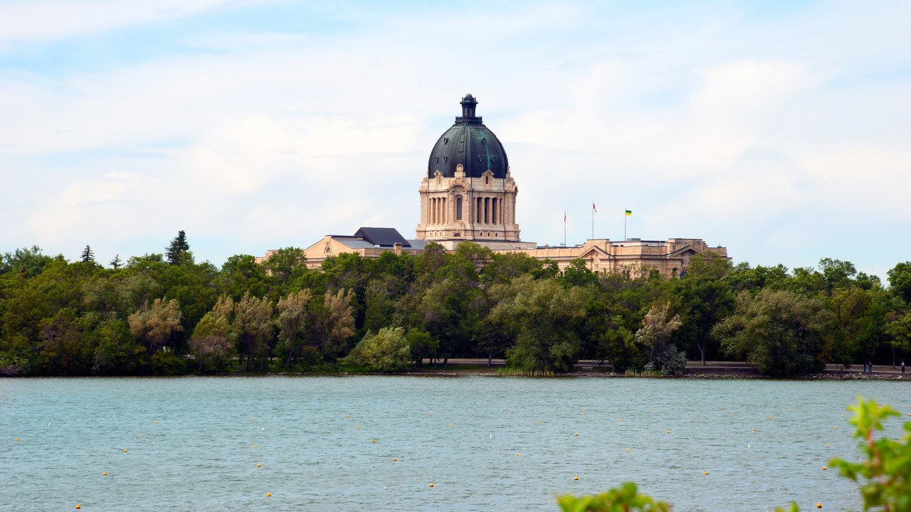 Cheap flights from Vancouver to Regina from CA$136
