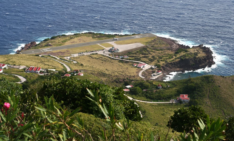 Cheap flights from Lower Prince's Quarter, Sint Maarten to Saba, Netherlands