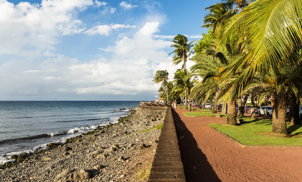 Cheap car rentals in Saint-Denis, France