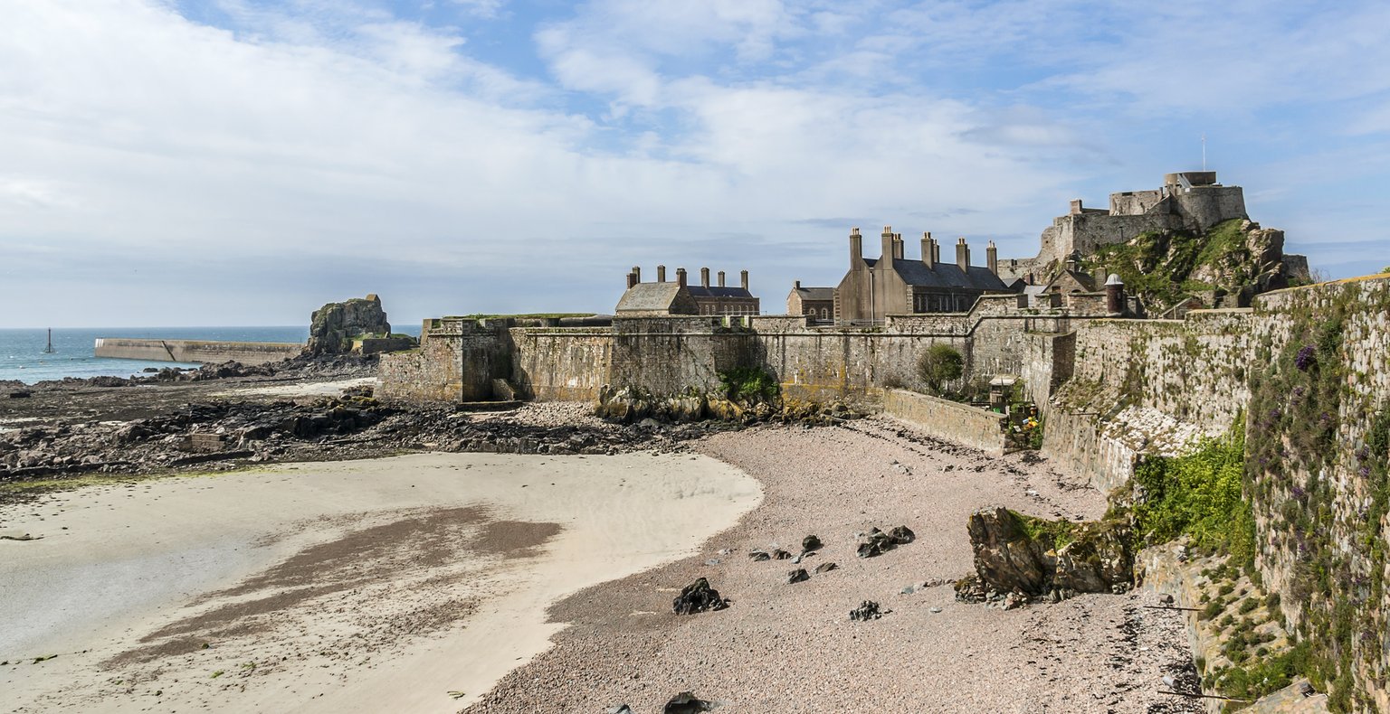 Voos baratos para Saint Helier, Jersey