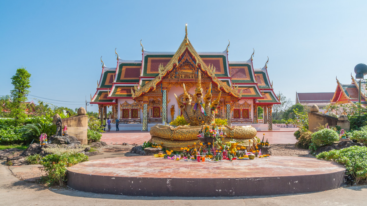Cheap flights from New York to Sakon Nakhon from £389
