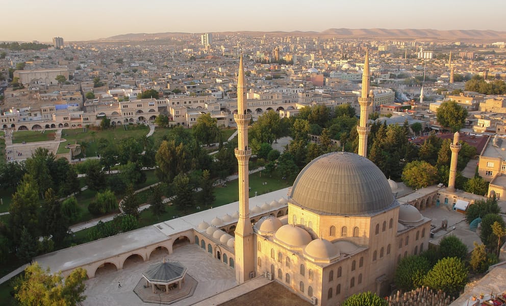 Location de voiture pas chère à Şanlıurfa, Turquie