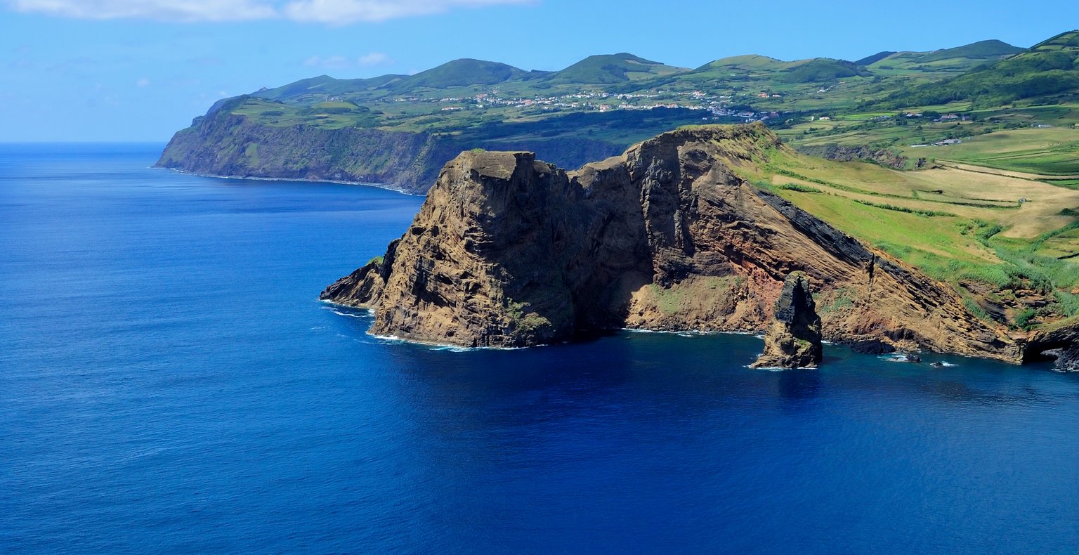 Vuelos baratos de Barcelona to São Jorge Island a partir de 135 €
