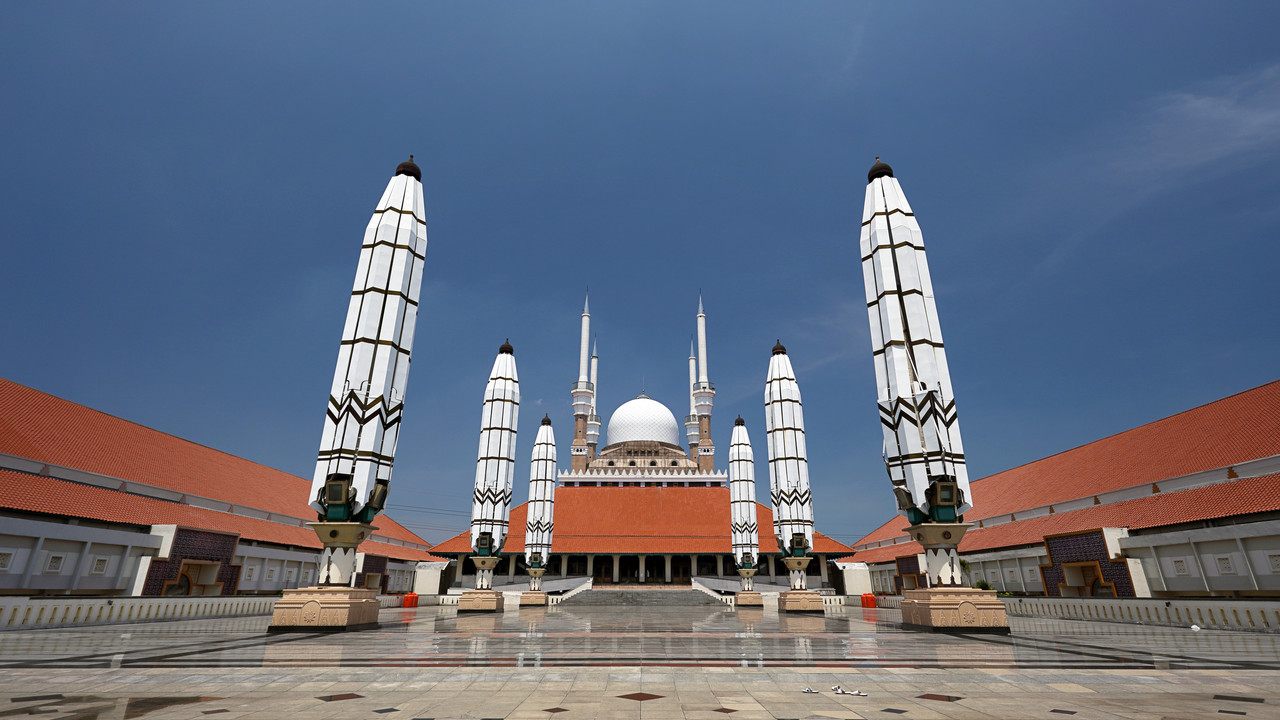 Cheap flights from Balikpapan to Semarang from £67