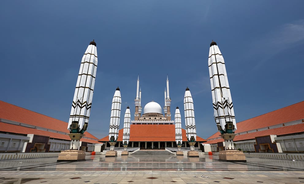 Cheap car rentals in Semarang, Indonesia