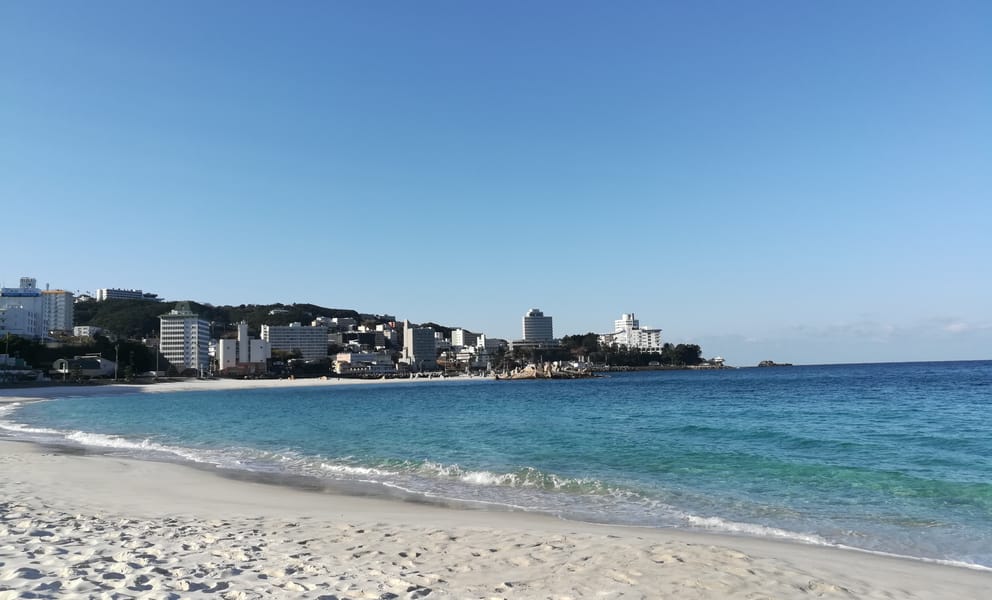 Noleggio auto economico a Shirahama, Giappone