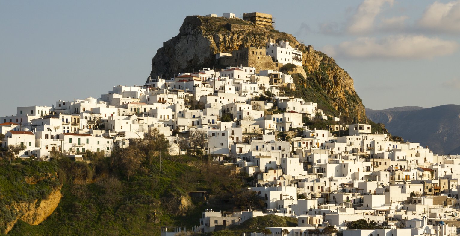 Cheap flights from London to Skyros from £166