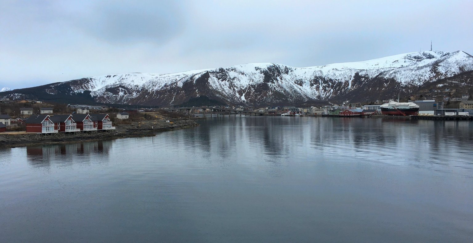 Etsi halpoja lentoja to Stokmarknes