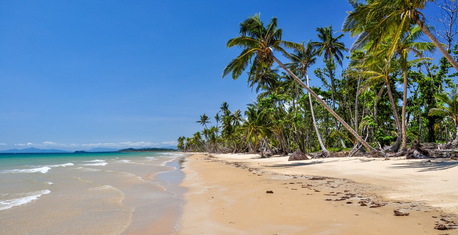 Cheap flights from Townsville to Sunshine Coast Region from £125