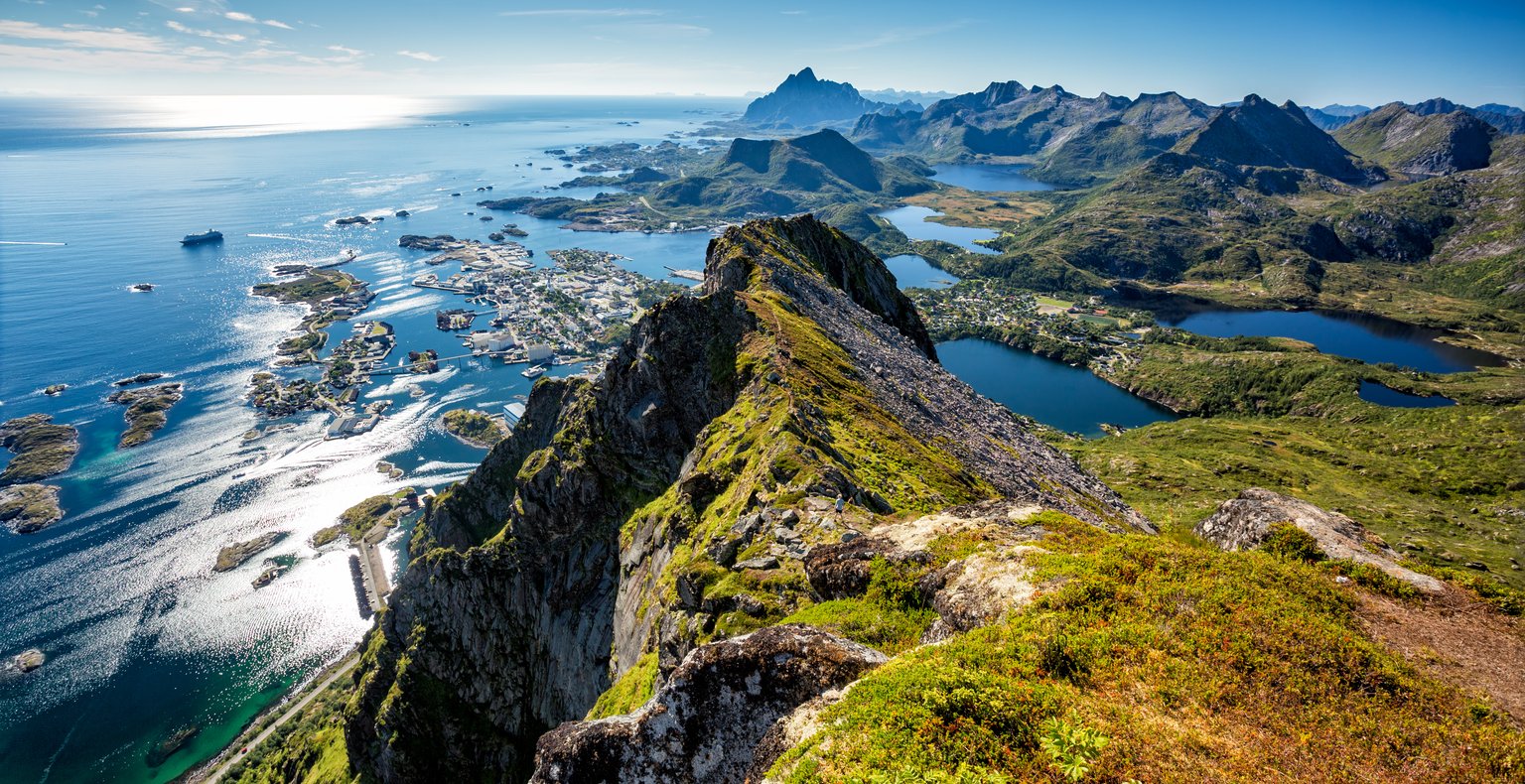 Евтини полети от Варна to Svolvær на цени от 197 €