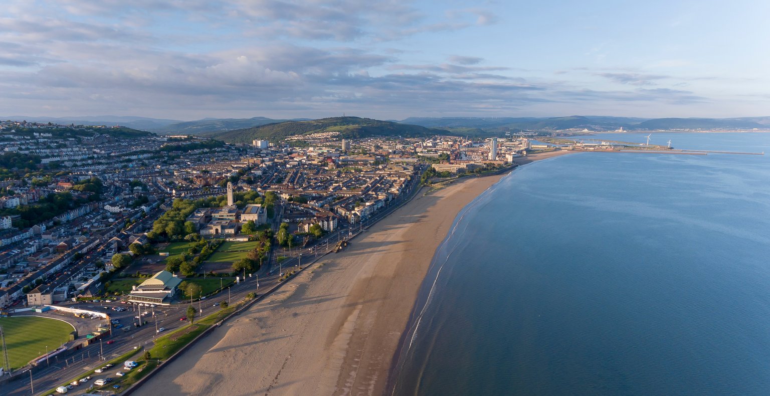 Cheap flights from Edinburgh to Swansea from £34