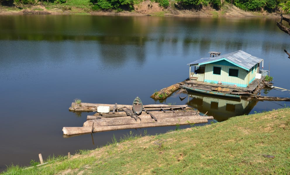 Cheap car rentals in Tefé, Brazil