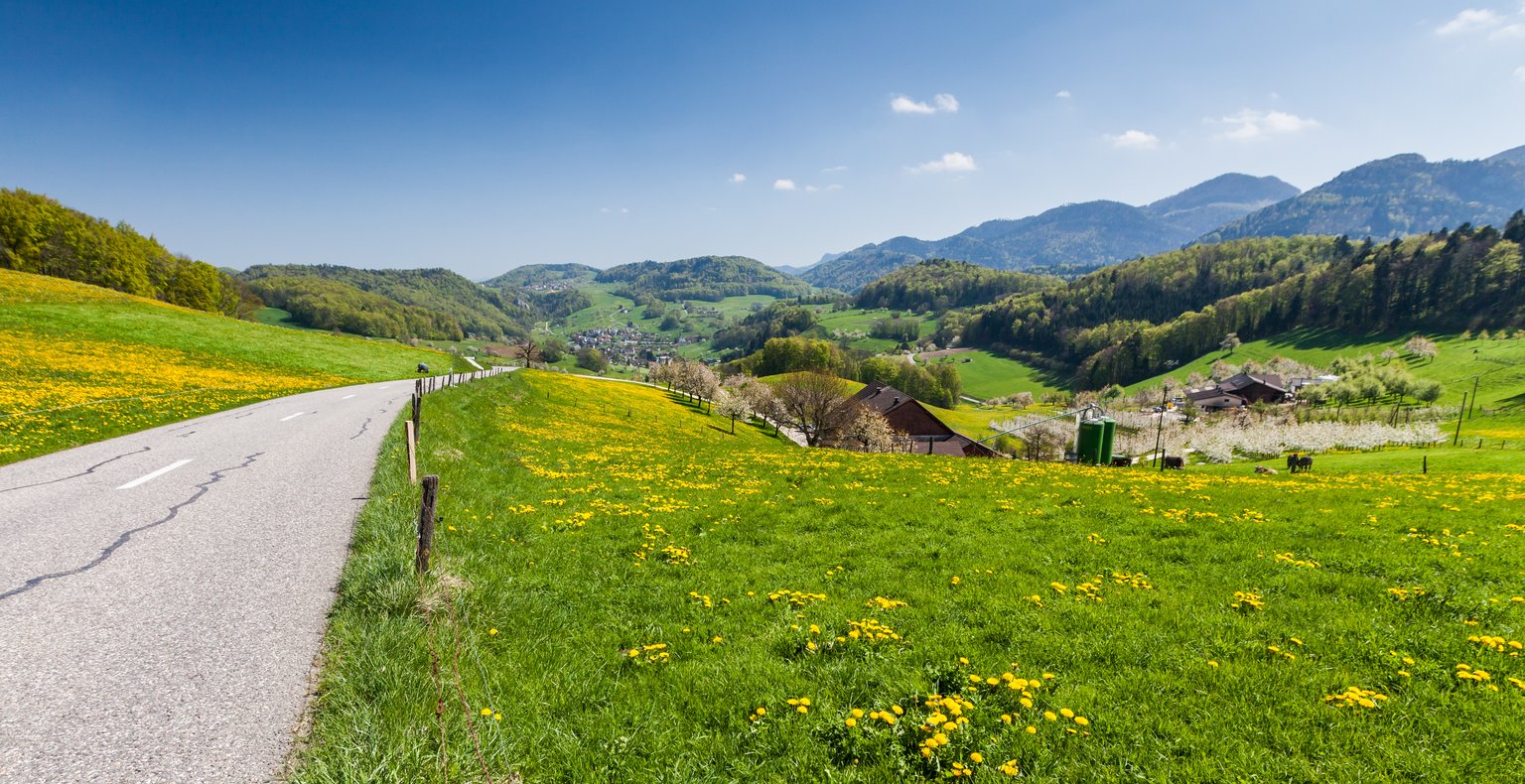 Günstige Flüge von Graz nach Thal ab 494 €