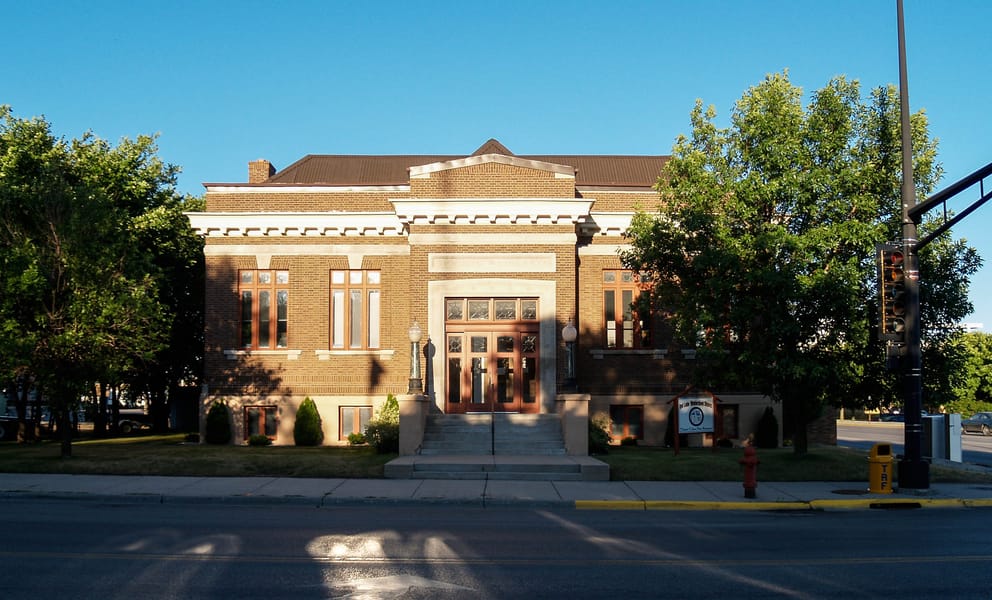 Cheap car rentals in Thief River Falls, United States