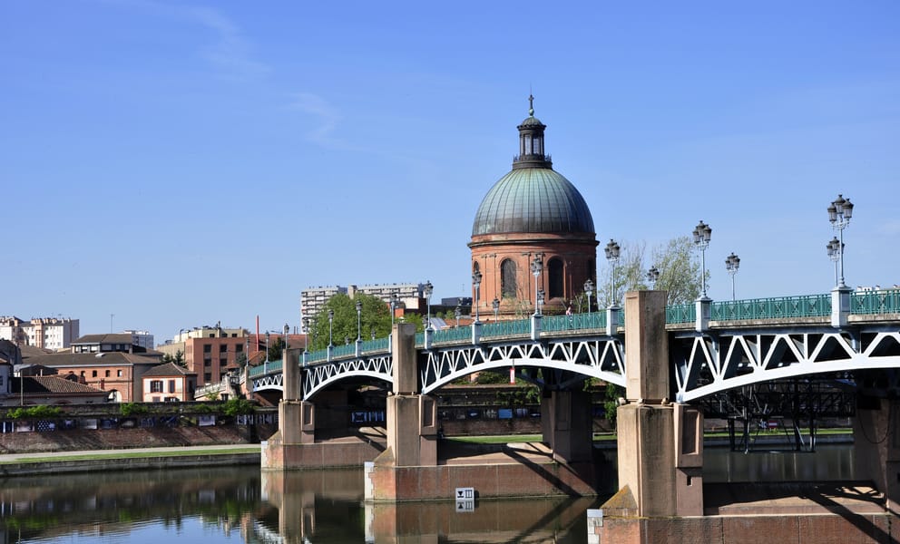 Cheap flights from Lyon, France to Toulouse, France
