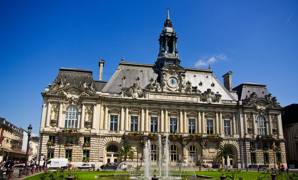 Cheap flights from Amsterdam, Netherlands to Tours, France