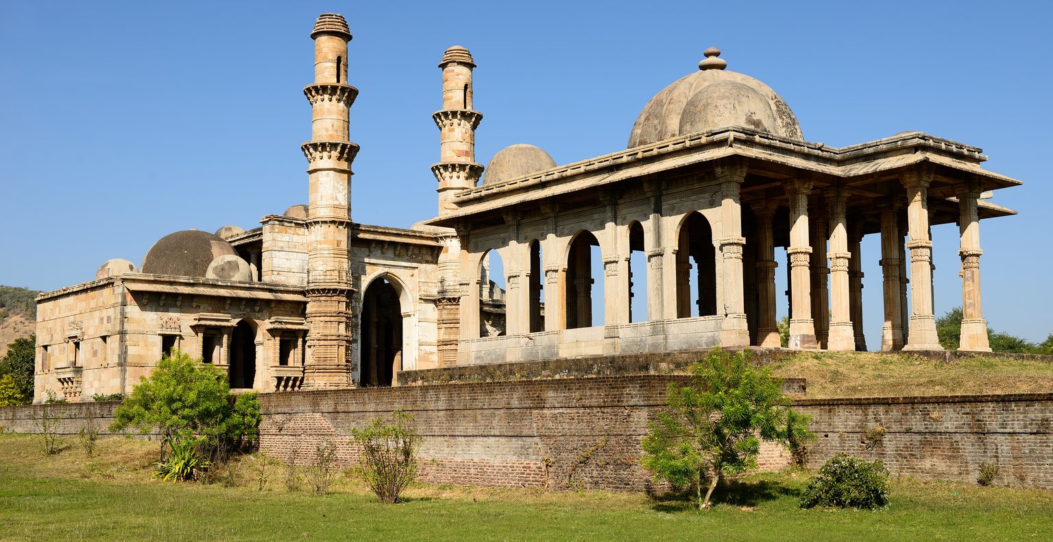 Cheap flights from New Delhi to Vadodara from £50