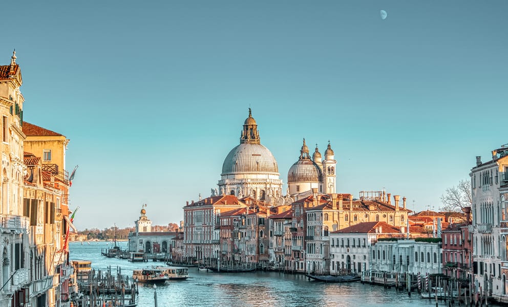 Aluguer de carros baratos em Veneza, Itália