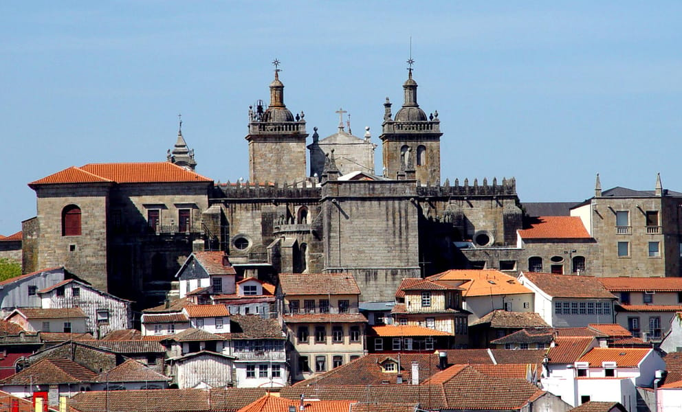 Voos baratos do Município de Cascais, Portugal para Viseu, Portugal