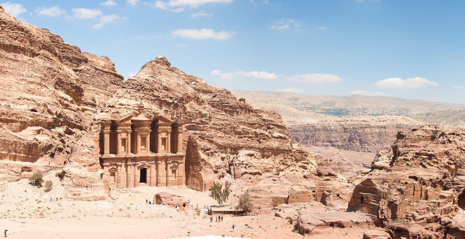 رحلات طيران رخيصة من أسيوط إلى وادي الدواسر بأسعار تبدأ من 809 SR