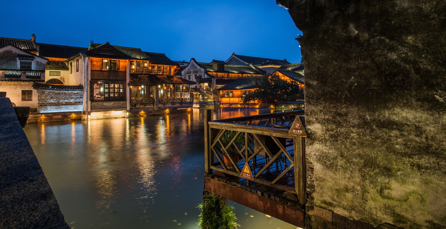 Trova voli economici per Watertown