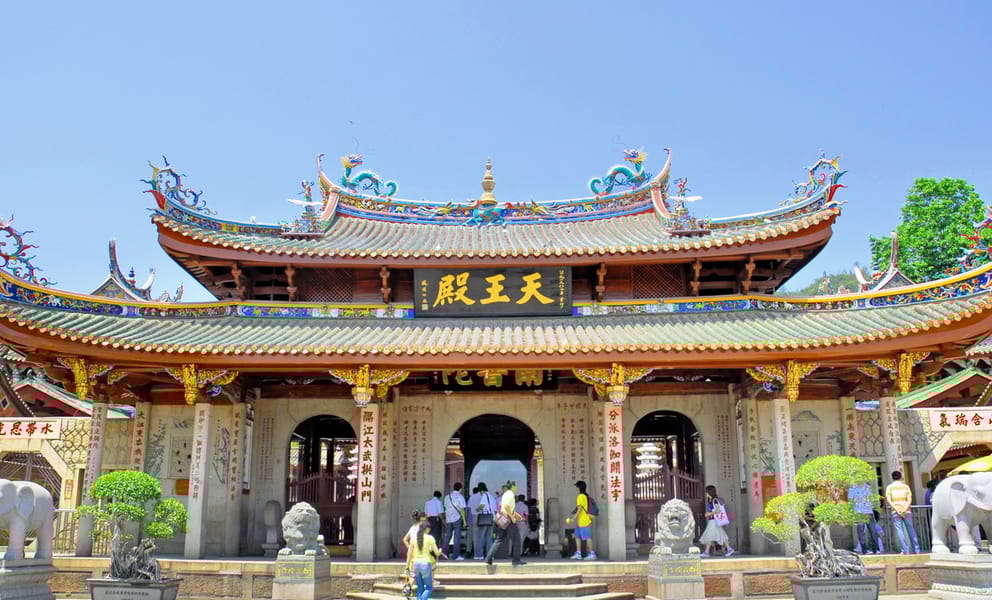 Cheap car rentals in Xiamen, China