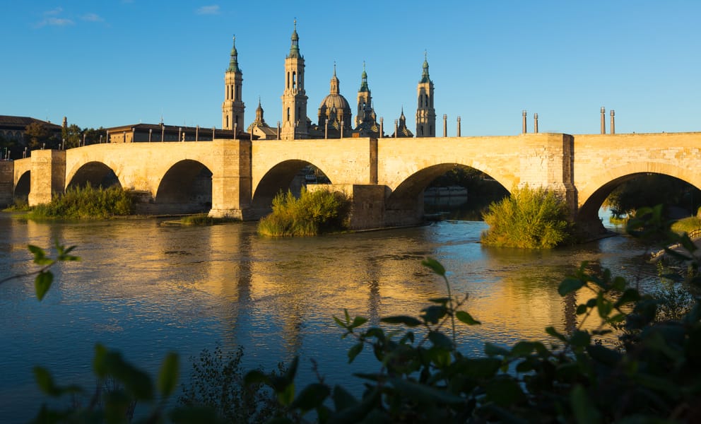 Olcsó autóbérlés Zaragozában (Spanyolország)